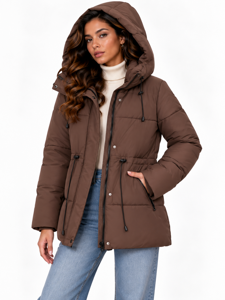 Sophie – Gewatteerde Winterjas met Capuchon en Taillekoord