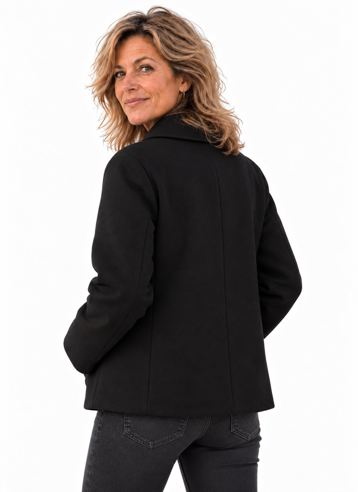 Emma – Elegante Korte Damesjas met Kraag en Knoopsluiting