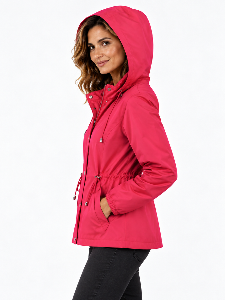 Mila – Elegante Jas met Capuchon en Taillekoord