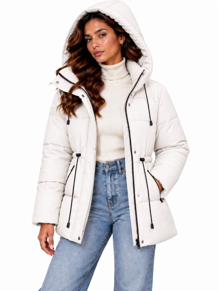 Sophie – Gewatteerde Winterjas met Capuchon en Taillekoord