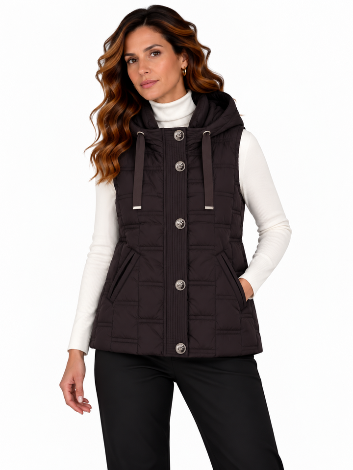 Fenna – Gewatteerde Bodywarmer met Capuchon en Knopen