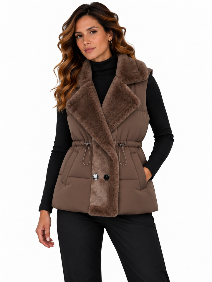 Fenna – Gewatteerde Bodywarmer met Teddy Kraag