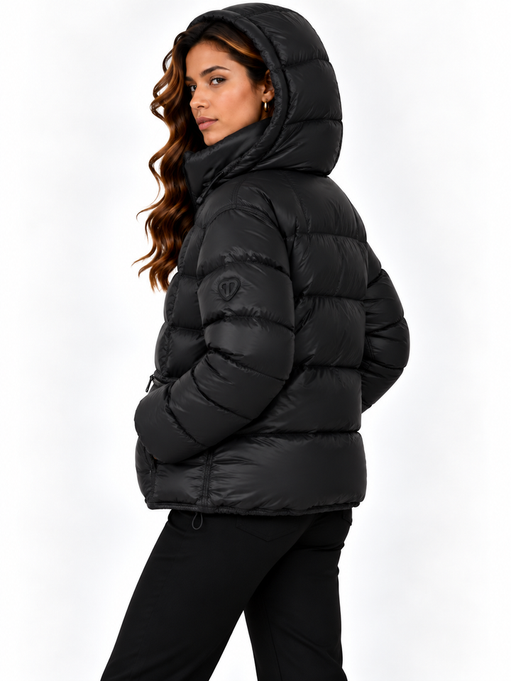 Sophie – Gewatteerde Winterjas met Capuchon en Taillekoord