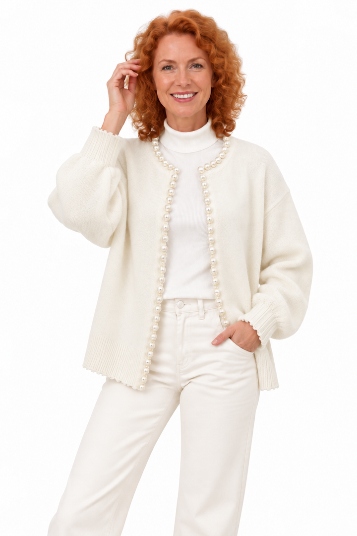 Femke – Elegant Gebreid Vest met Pareldetails