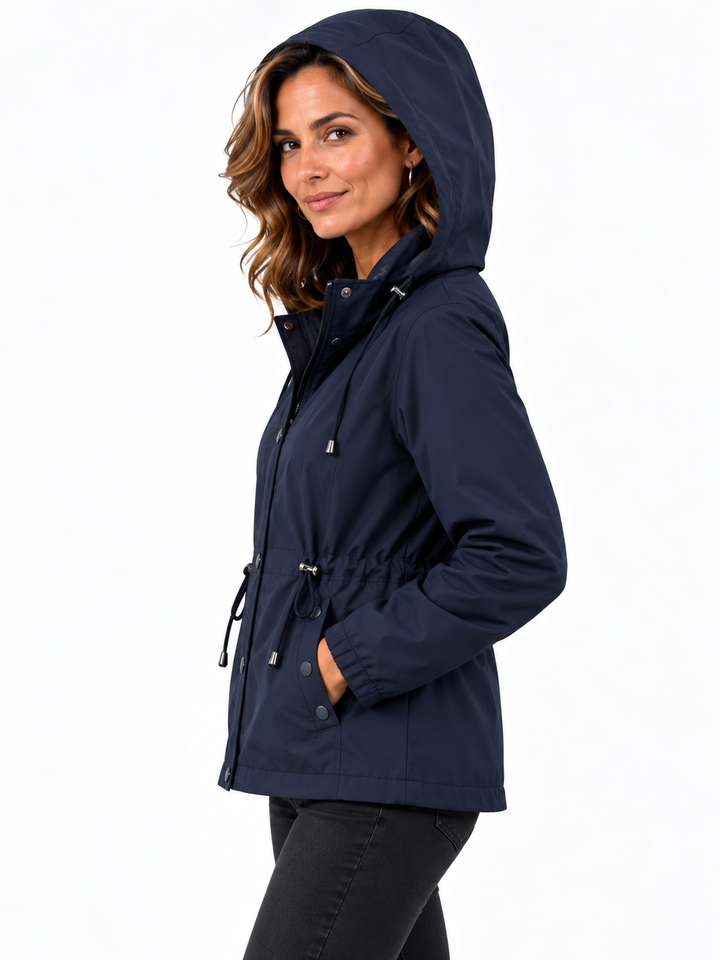 Mila – Elegante Jas met Capuchon en Taillekoord