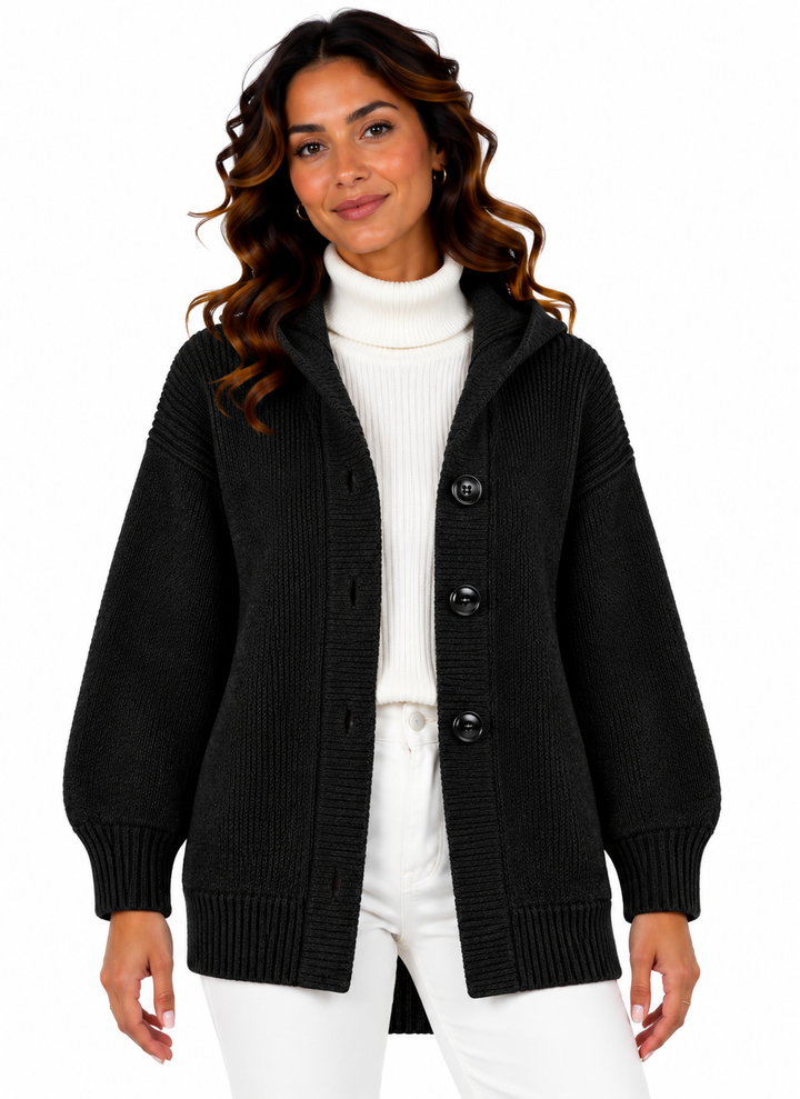 Femke – Lang Gebreid Vest met Capuchon en Knopen