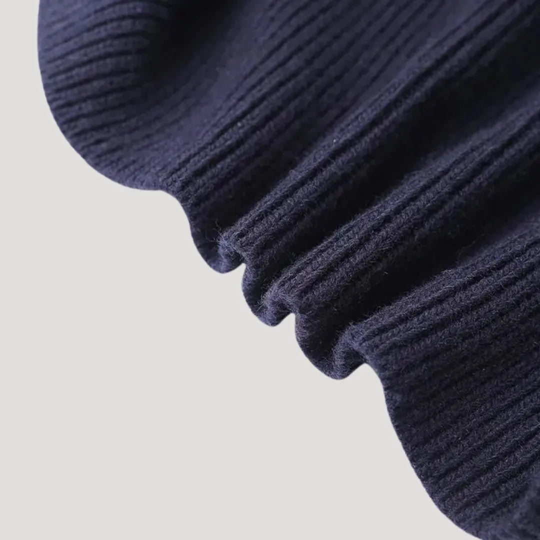 Femke – Gebreid Vest met Denimdetails en Knopen