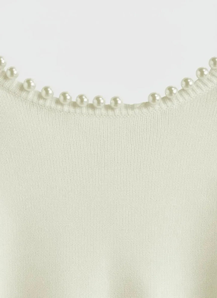 Femke – Elegant Gebreid Vest met Pareldetails