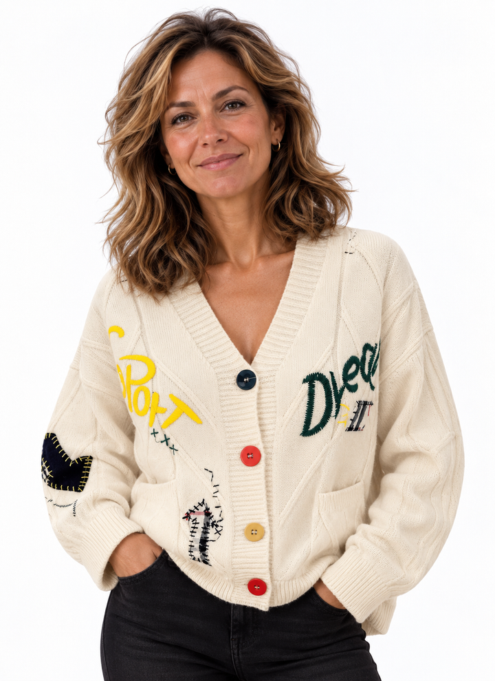 Femke – Gebreid Vest met V-Hals en Borduursels