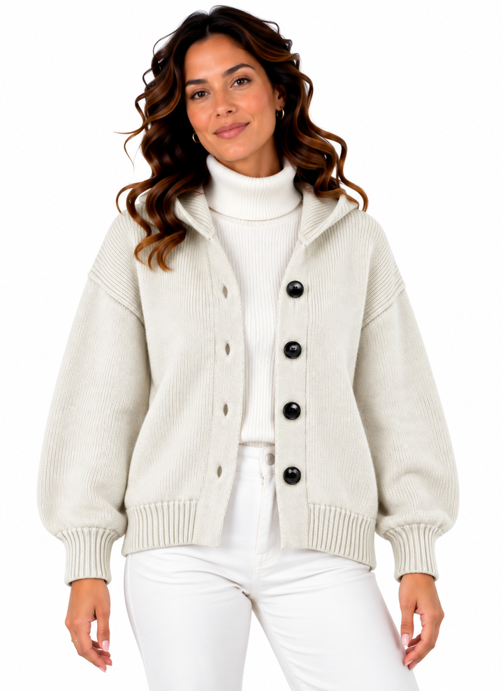Femke – Gebreid Vest met Kraag en Knopen