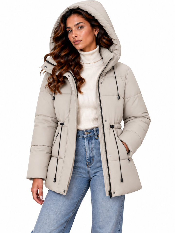 Sophie – Gewatteerde Winterjas met Capuchon en Taillekoord