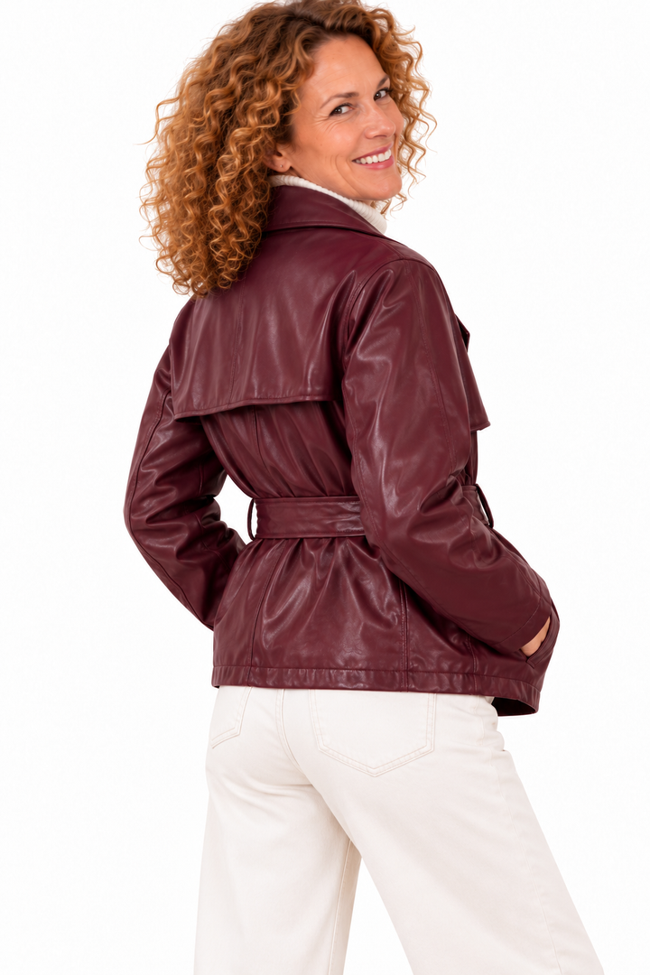 Noor – Elegante Jas van Imitatieleer met Ceintuur