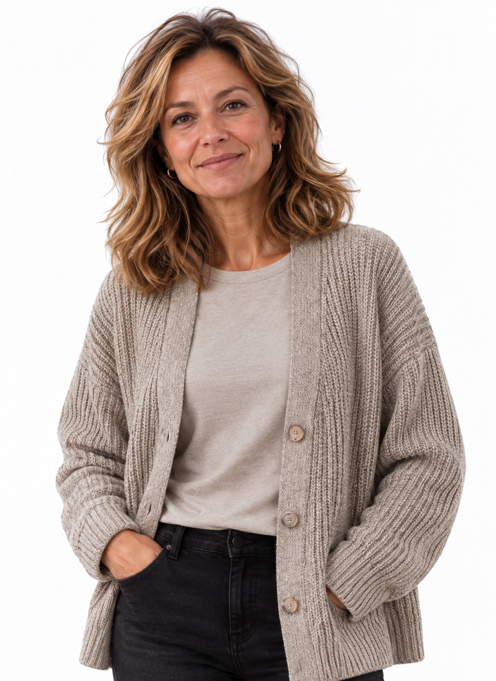 Femke – Oversized Gebreid Vest met Knopen