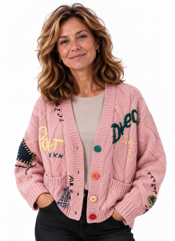Femke – Gebreid Vest met V-Hals en Borduursels