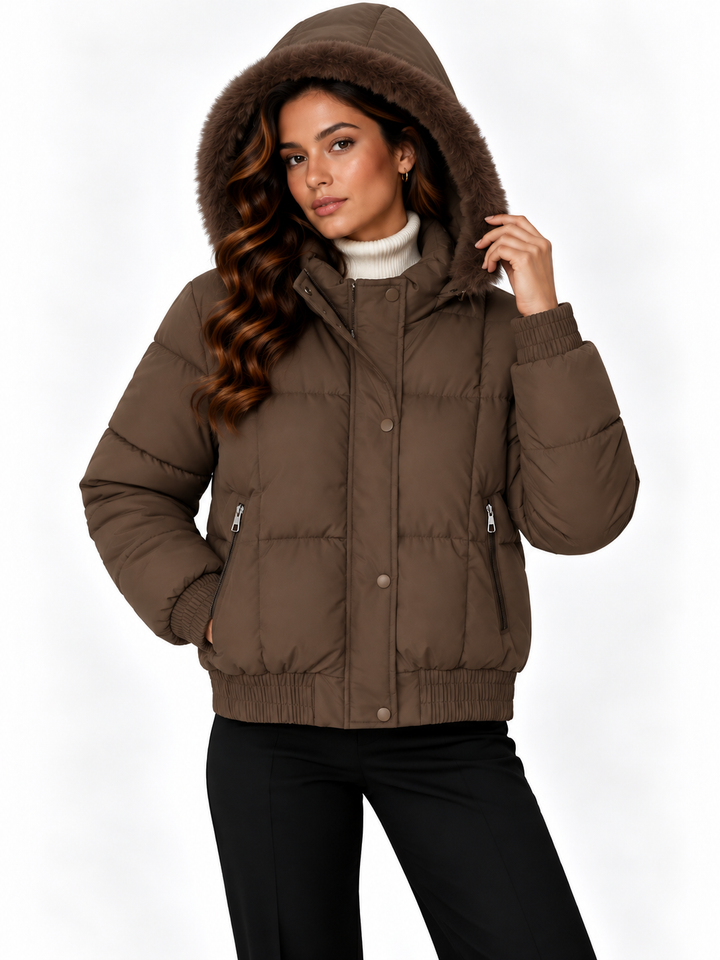 Sophie – Gewatteerd Bomberjack met Capuchon en Bontafwerking