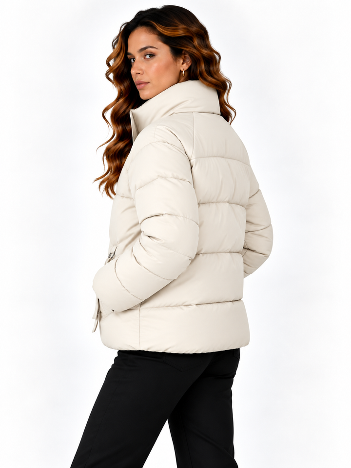 Sophie – Gewatteerde Winterjas met Hoge Kraag en Tailleband