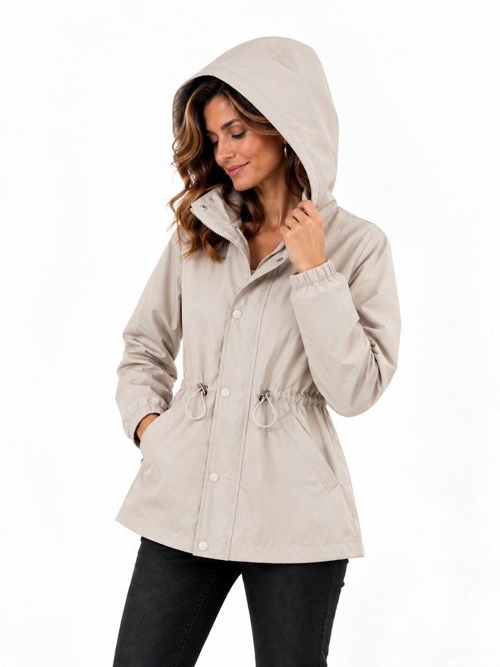 Mila – Elegante Jas met Capuchon en Taillekoord