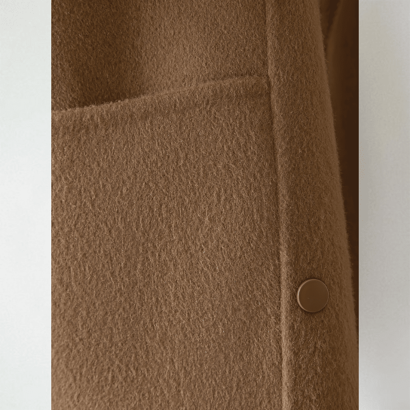 Emma – Elegante Korte Mantel met Reverskraag