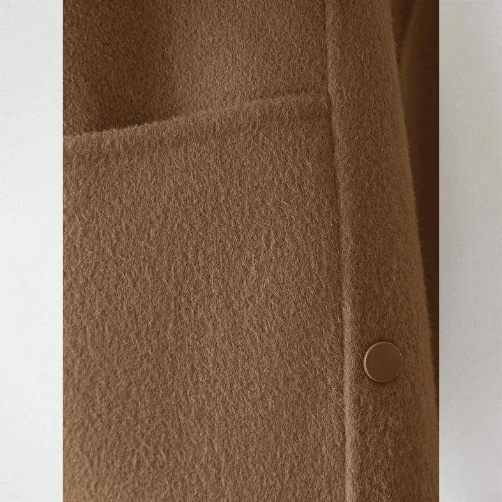 Emma – Elegante Korte Mantel met Reverskraag