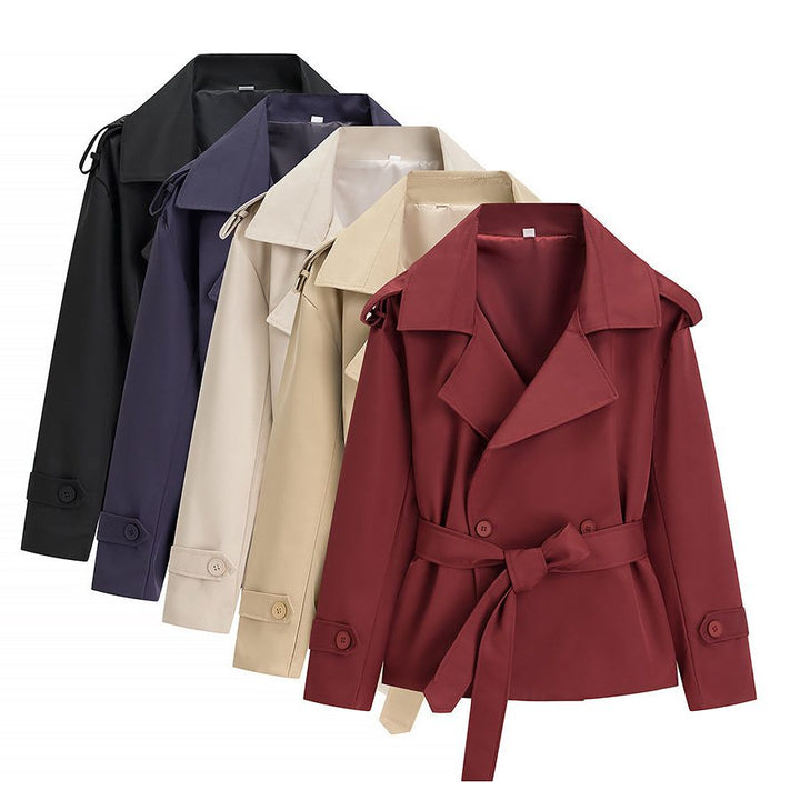 Noor – Elegante Korte Trenchcoat met Ceintuur